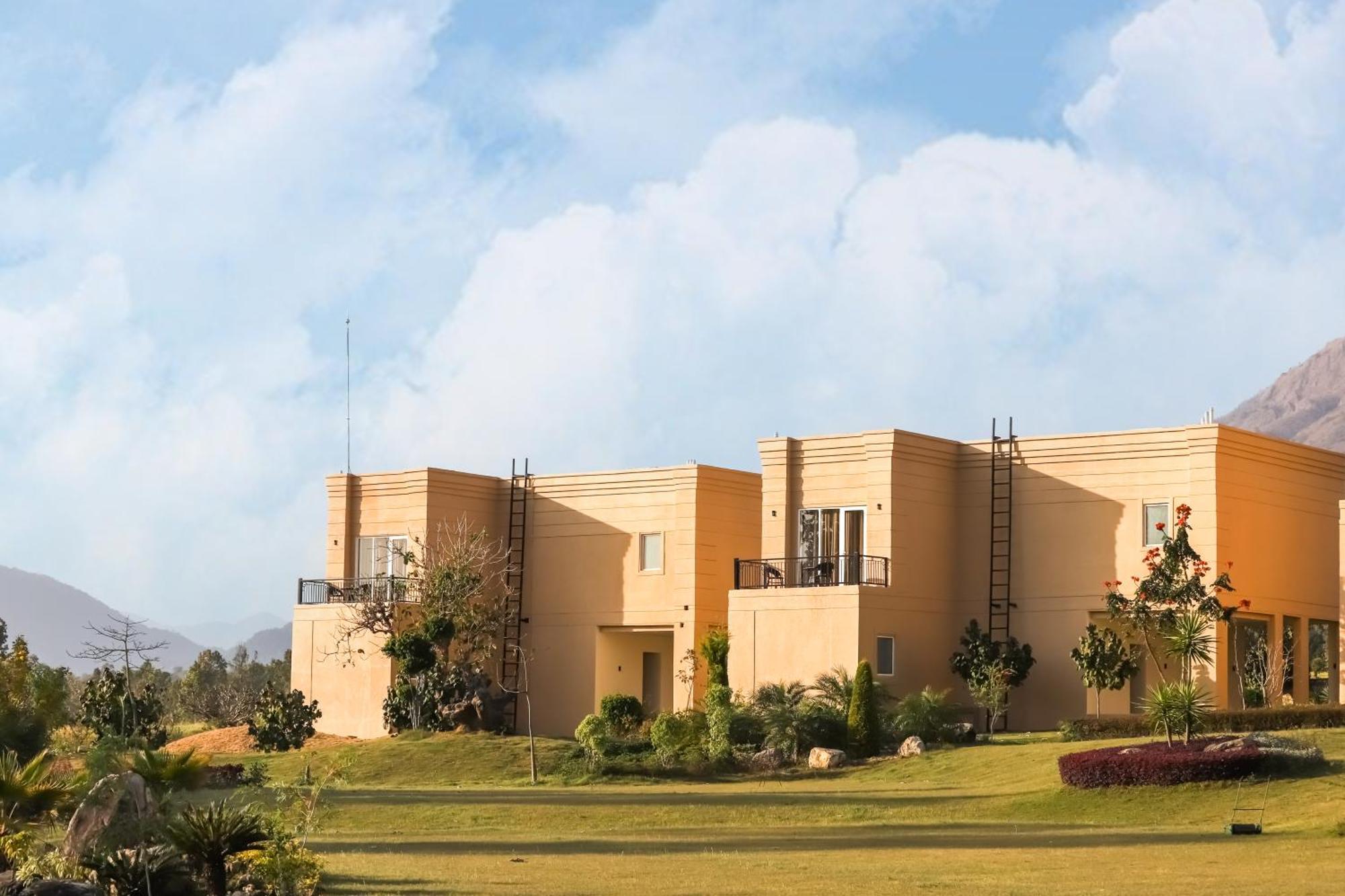 Hotel Club Mahindra Patkote Nainital Esterno foto
